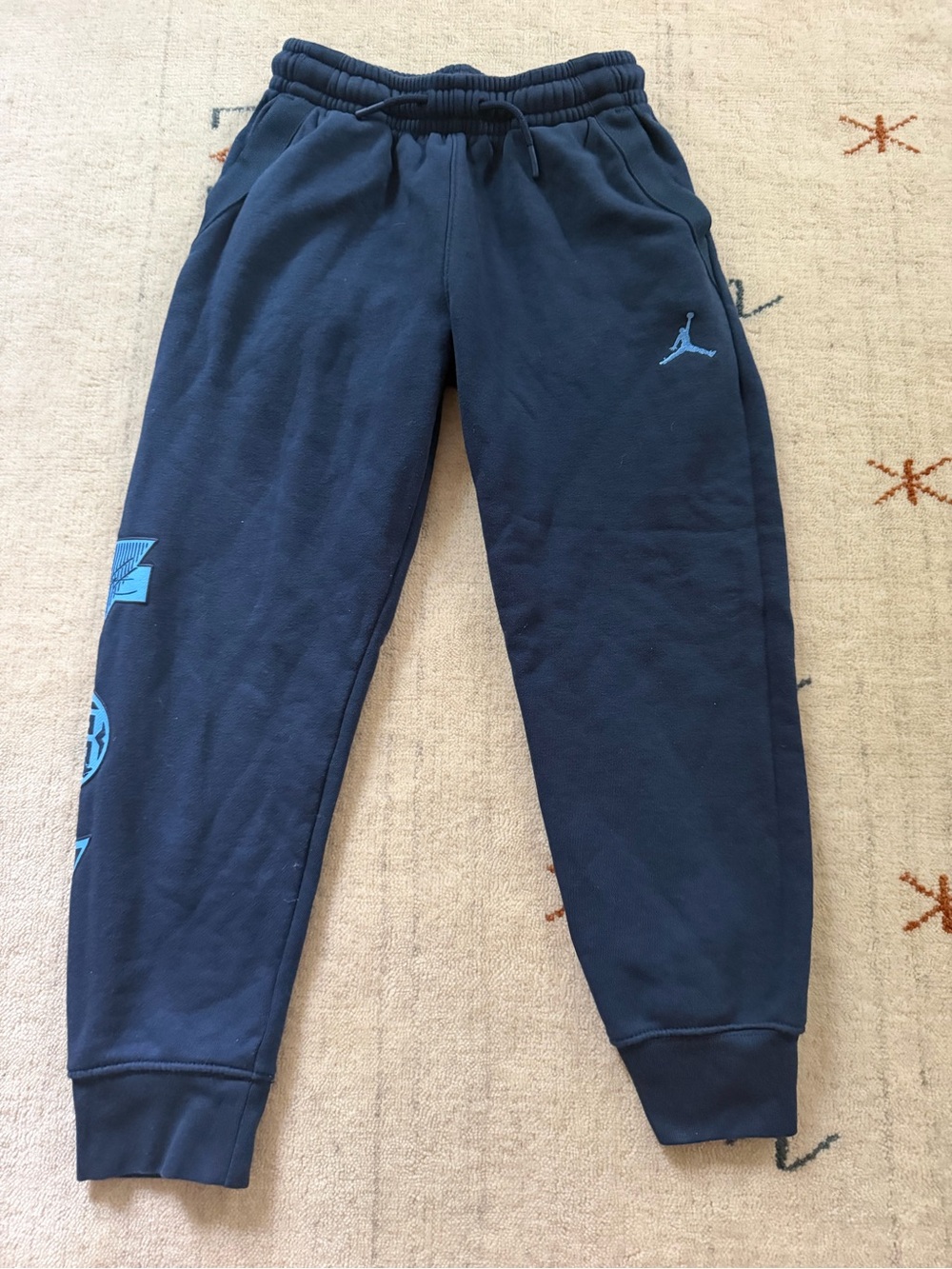 Boys Jordan sweatpants size 8-10.  Never worn